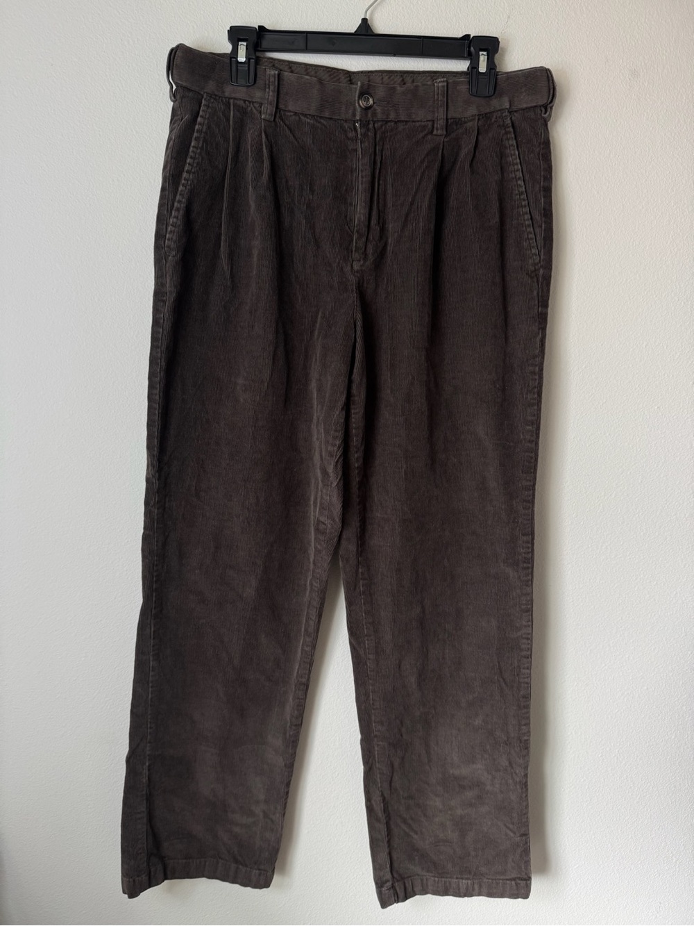 Croft & Barrow Mens 34x32 Brown Corduroy Pants Classic Fit Pleated
